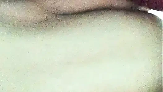 Shivangi si cewek semok india lagi asik masturbasi pakai jarinya sampai muncrat