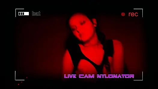 Canlı Kamera Naylon Çoraplı Ateşli Naylon Takma Yarakla Sikişiyor