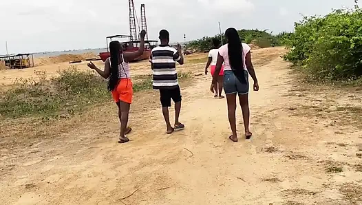 EINE JUNGE 19-JÄHRIGE NIGERIANISCHE MÄDCHEN UND JUNGS GEHEN ZUM FICKEN