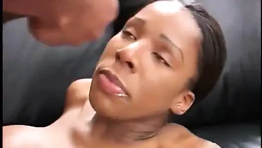 Amazing ebony babe spreads legs for pussy licking
