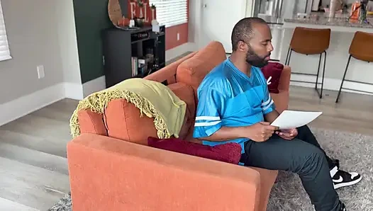 Parodi Craig dan Carla Jumat Depan