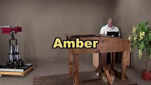Amber шлепающая машина - порка задницы