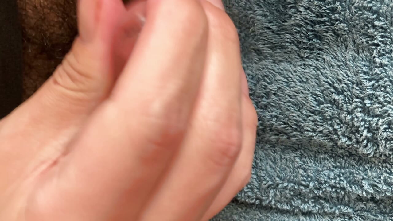 激しい亀頭マッサージでイカされちゃう