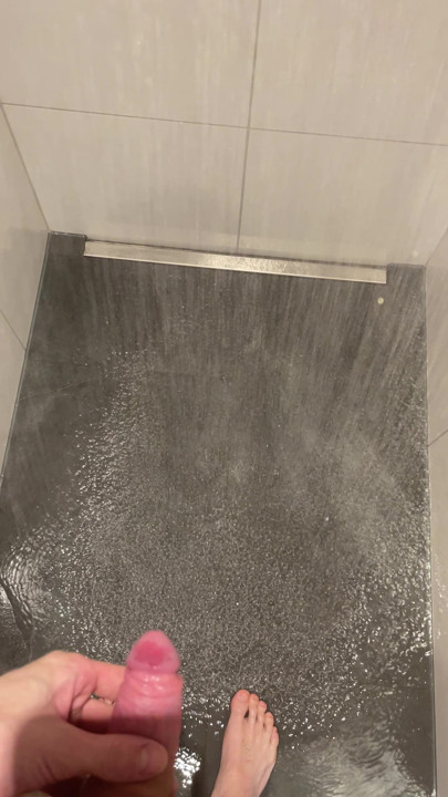 Pee in Shower
