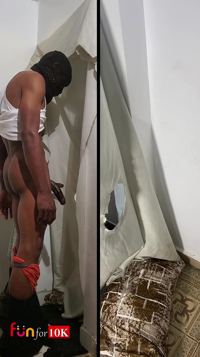 2 frate au venit pentru un futai la gaura din zid - gloryhole