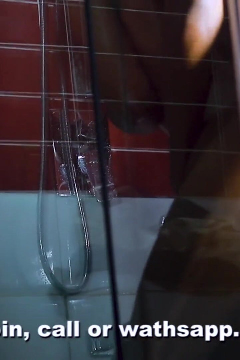 Czas na łazienkę z moim napalonym przyjacielem