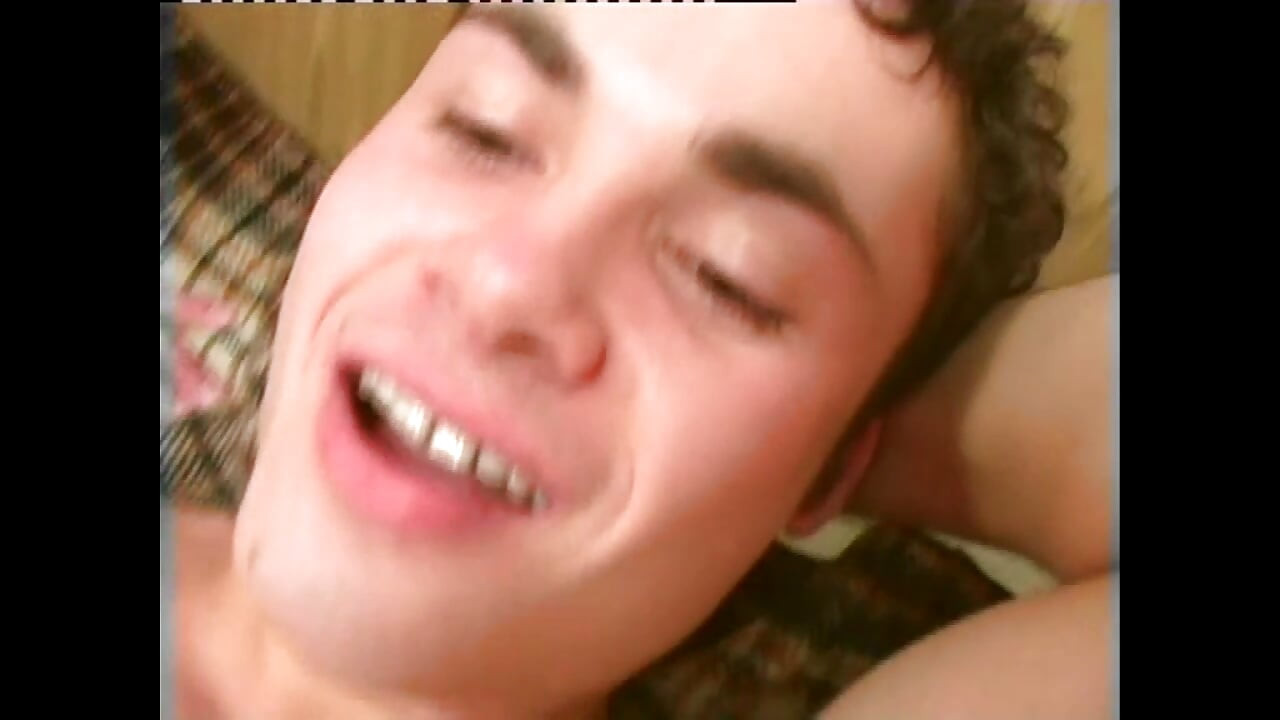 ثنائيو الجنس الروسيون - المشهد الأول