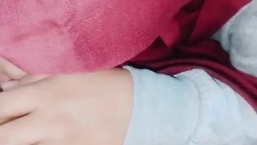 Das neueste virale rote hijab-seufzen