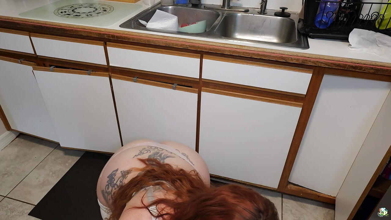 Pregnant Stepmom Encourages Stepson to Fuck Her Ass