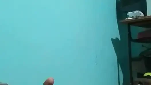 Büyük ereksiyonlu penis mastürbasyonu