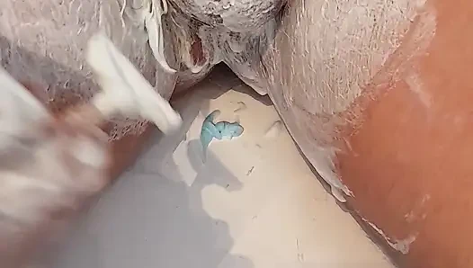 Çuval tıraşı taşakları tıraş ediyor