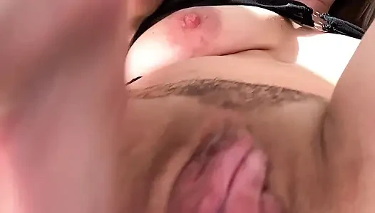 Amcığımla eğlenmeyi seviyorum