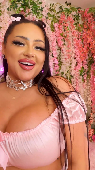 Pink Room Ep. 39: Big Booty Latina Bimbo Zoey Foxx