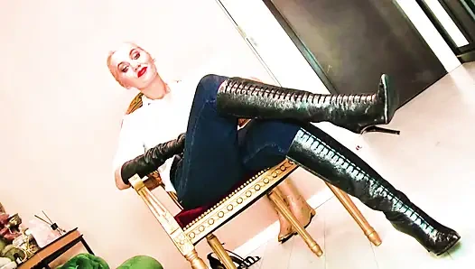 Ballbusting Femdom Games