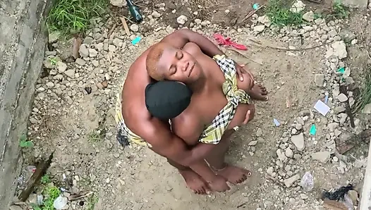 Menyeluruh untuk bercinta dengan salah satu penjaga istana