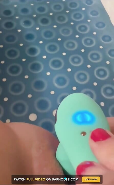 I Love This Self Thrusting Dildo