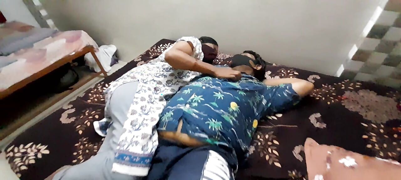 हमेशा के लिए एक साथ: एक सुंदर जोड़े का पल