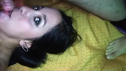 Olgun sarışın damlayan grup sekste genişliyor