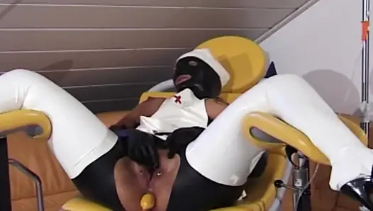 BDSM-süchtige deutsche schlampe gefesselt und in den arsch gefickt