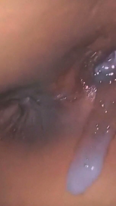 Heiße Desi-Ex-Freundin spielt mit ihrer nassen Muschi – selbstgemachtes Creampie | Clip 1
