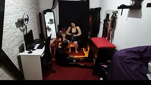 Dominant MILF Strap-on Pounds Gimp Submissive Deep