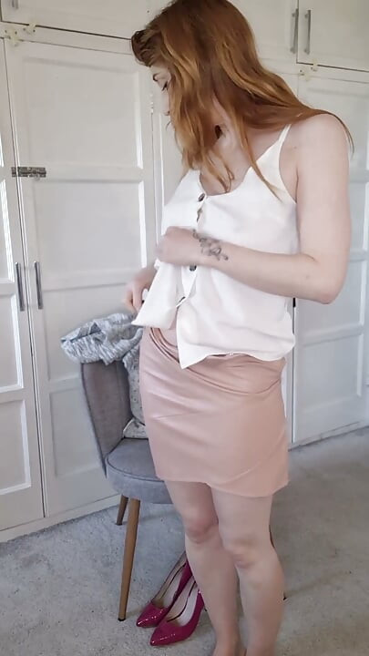 Pantyhose Try on Gets MILF Horny and Wet