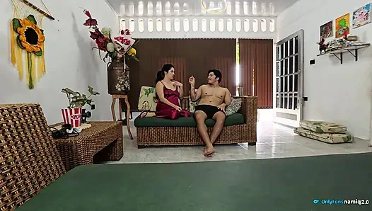 Üvey annemle eğlenceli bir oyun ve sert seks!