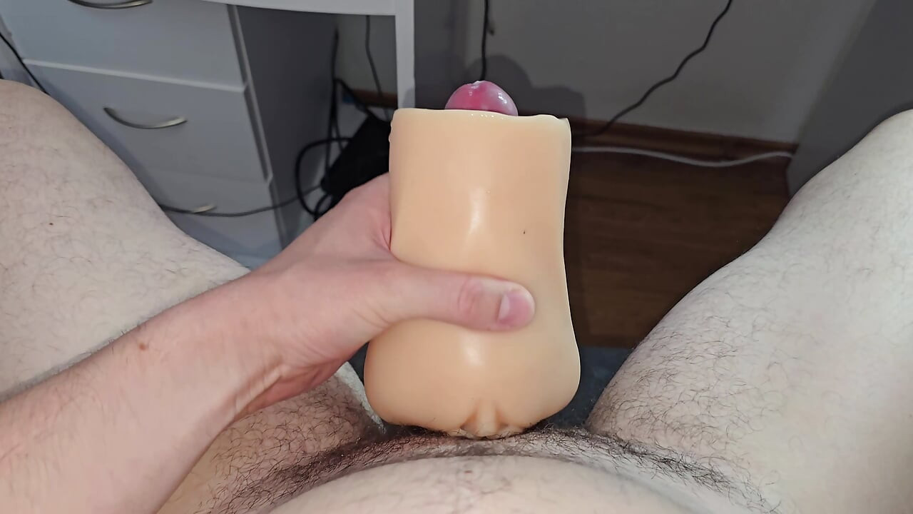 Masturbating with a Fake Vagina Sucked, so I brought myself to Orgasm the Classic Way with my Hand