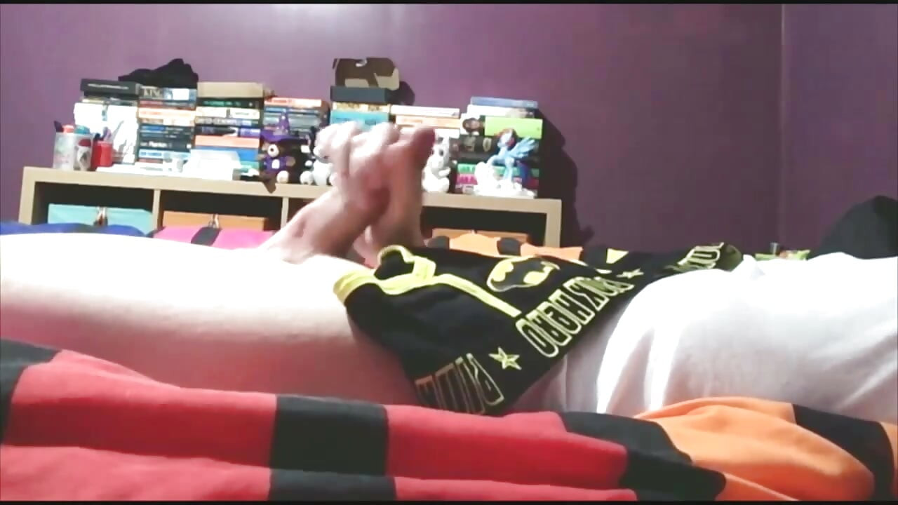 Sammy Andrews น้ําแตกบนชุดชั้นในซูเปอร์ฮีโร่ผิวดํา