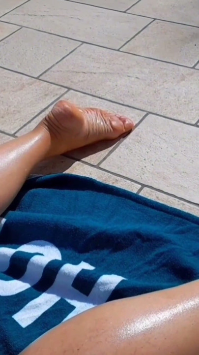 Selena's beautiful naked outdoor posing | Clip 3