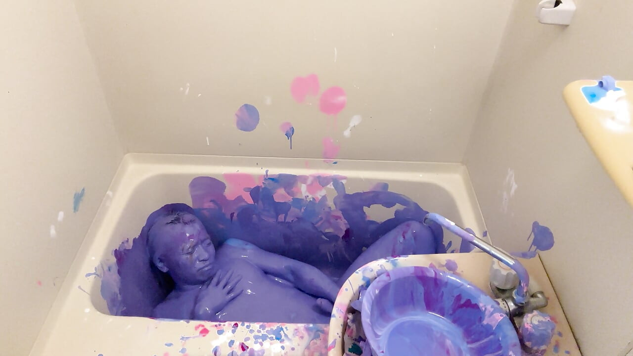 WET&MESSY Messy Play: Covered in Paint by a Boy 2