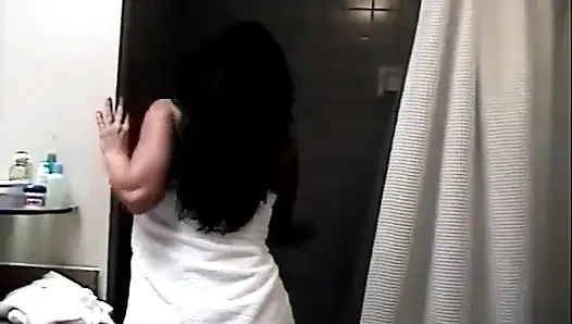 Team Busty: Leslie Lagi Mandi