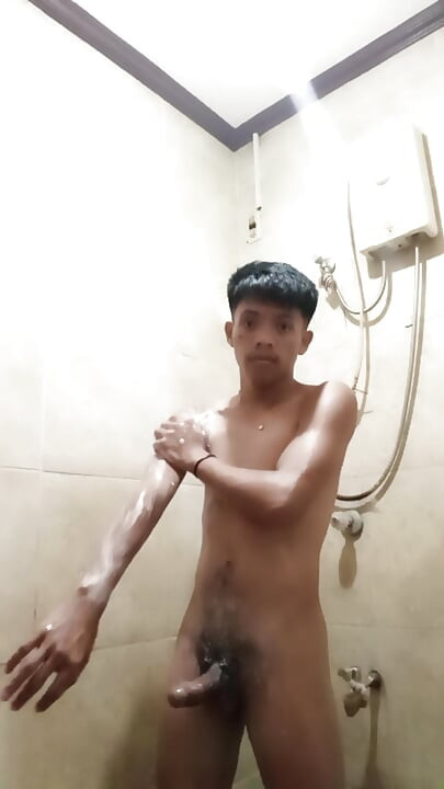Filipino Twink Shower Wank: FLESHLAB Exclusive