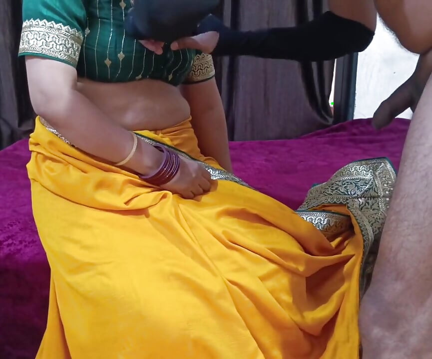 Indiancă bhabhi sexy futută când era singură acasă