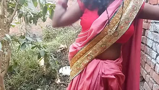 Ki Khuleaam Chudai Ghar ke peechhe desi indienne sexy se fait baiser par son demi-frère, sexe brutal dans la forêt dans la nature