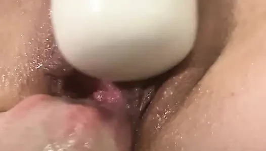 Seksi üvey anne üvey babasına fışkırtıyor