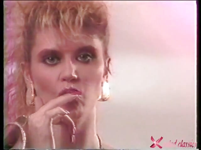 Ginger Lynn pleše