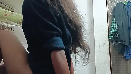 Студентка, намазаная маслом, и её задница