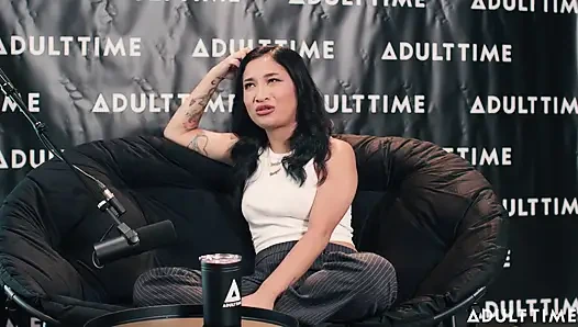 Avery Black Dry Humping, Kejahatan Sejati, & Mengarahkan VR Jagung | Podcast Khusus Orang Dewasa