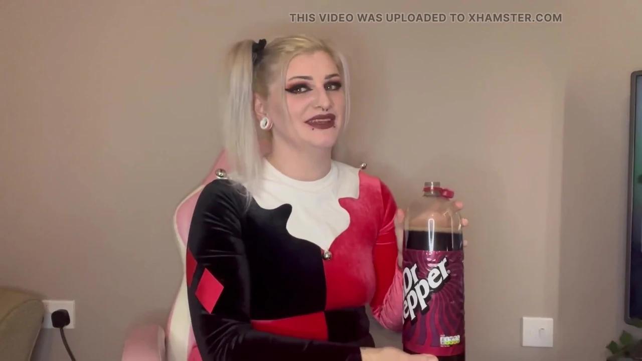 Geğirmemeye çalış Harley Quinn Cosplay