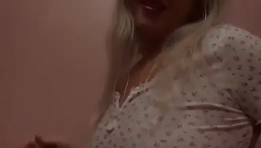 I Found This Little Dance in the Bathroom Video