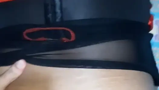 DELIKLERINI PARÇALıYOR