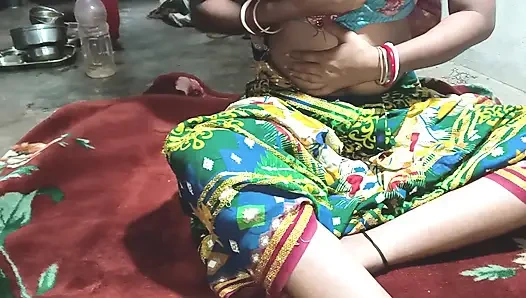 Heißes indisches Mädchen, rosige Bhabhi ka Jabardast indisches Sexvideo