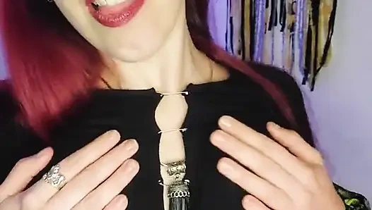 Shyyfxx, deine unerättliche schwägerin verführt dich mit ihren engen strumpfhosen und riesigem arsch!