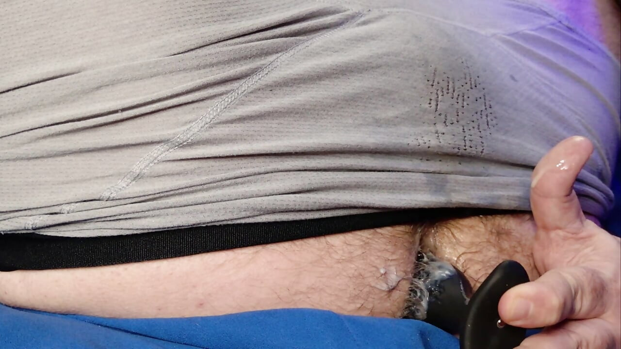 Stretching My Ass with a Buttplug