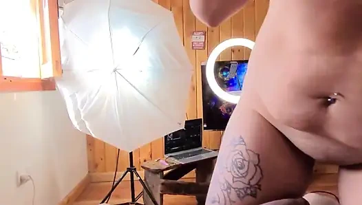 Ich finde diese hure herumschnüffeln und ich fülle ihren mund mit sperma (unzensiert).