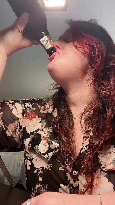 Σαγηνευτικό BBW Rootbeer Chug & Burps από την Bella Blast