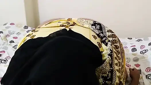 Тетушка трахает меня, когда моих родителей нет дома