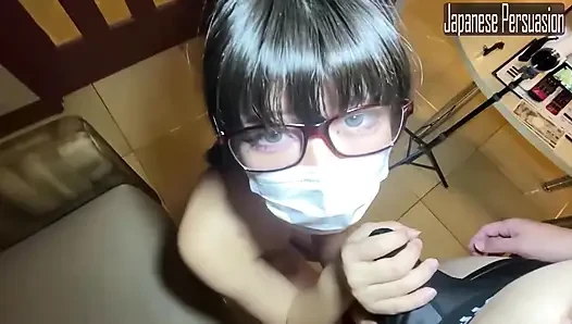 Devilish Glasses Beauty: Berlumuran Smaj dan Menggigil di Momen Intim Mentah-Mentah