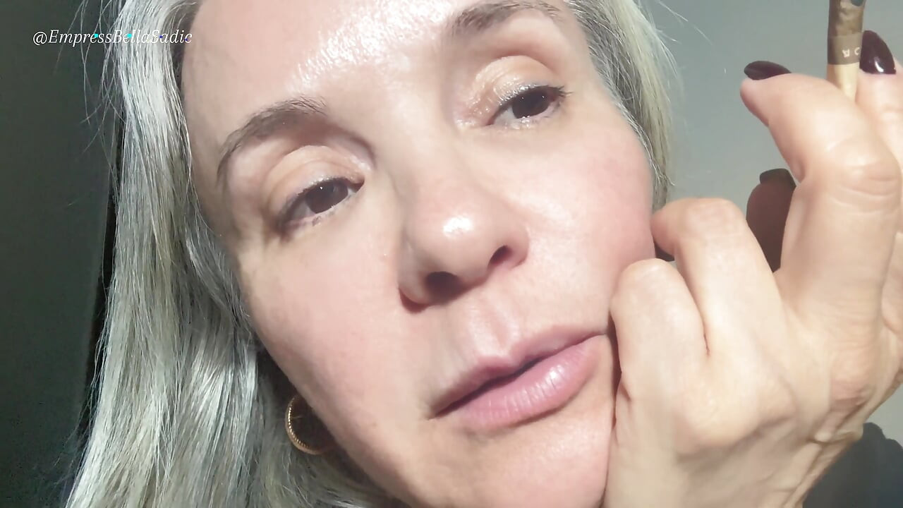 Imperatrizbellasadica Uses You as a Human Ashtray